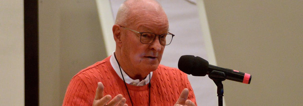 ÅPEN: – Det er slik med traumer at selv en så flink person som Geir Gundersen ikke klarer helt å stenge dem inne, sa Gundersen på Kabbs sommertreff. Foto: Stein Gudvangen, KPK.