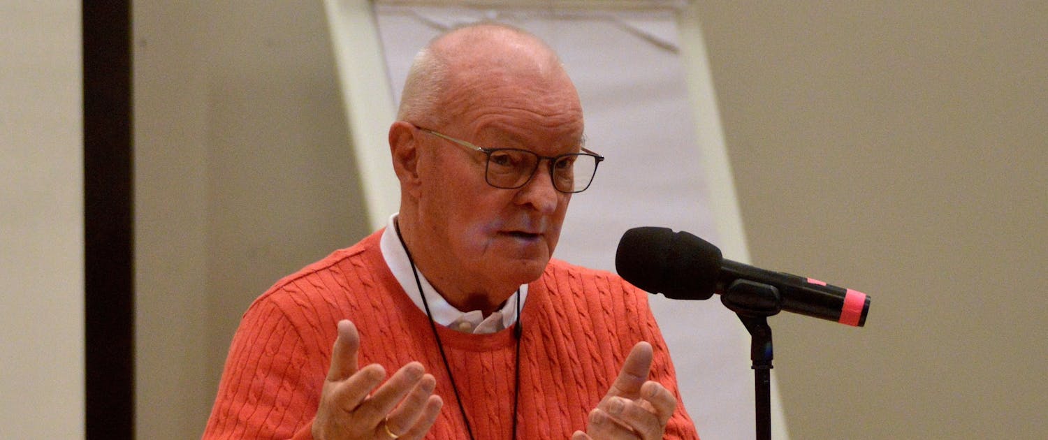 ÅPEN: – Det er slik med traumer at selv en så flink person som Geir Gundersen ikke klarer helt å stenge dem inne, sa Gundersen på Kabbs sommertreff. Foto: Stein Gudvangen, KPK.